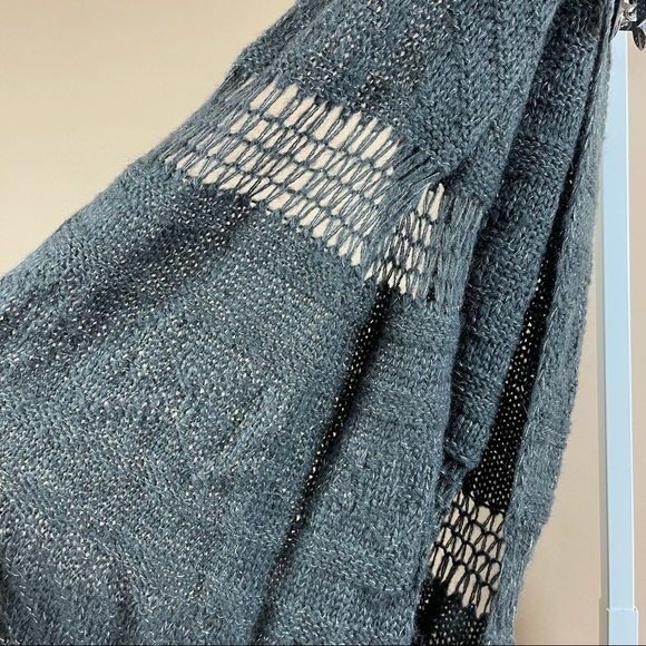 Nicole Marciano Grey With Silver Threading Infinity Scarf Classic Chunky - Picture 3 of 7